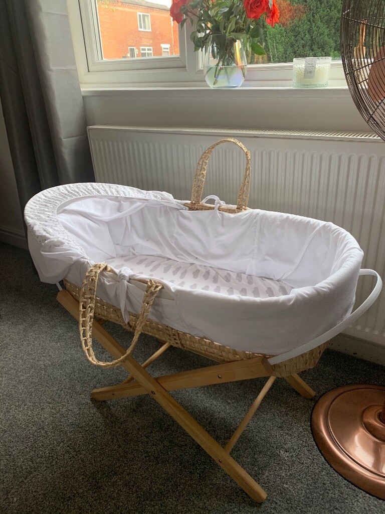 gumtree moses basket